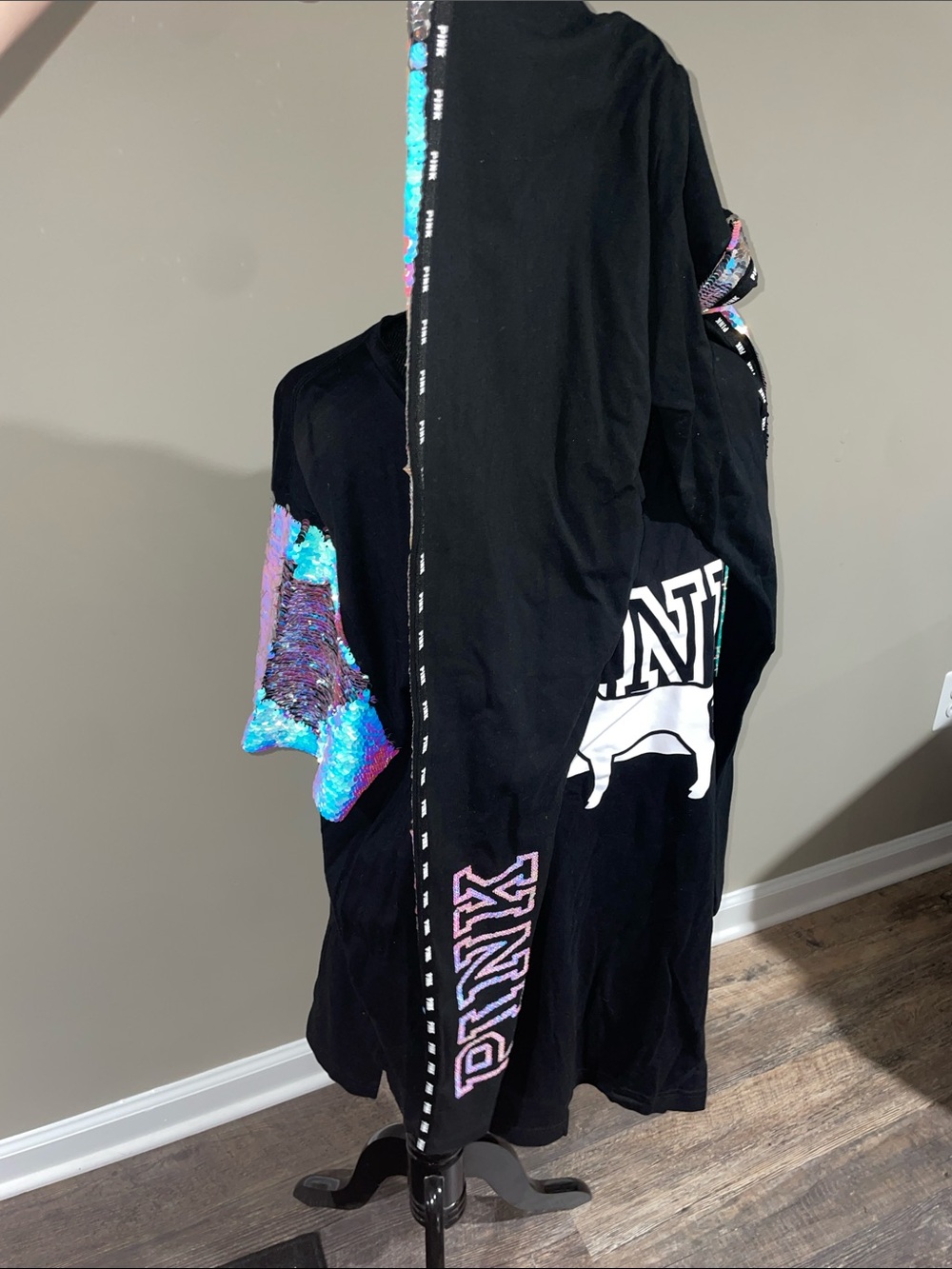 SET! PINK Victoria's Secret Black Graphic Tee with Iridescent Sequin yoga pants - Picture 6 of 8